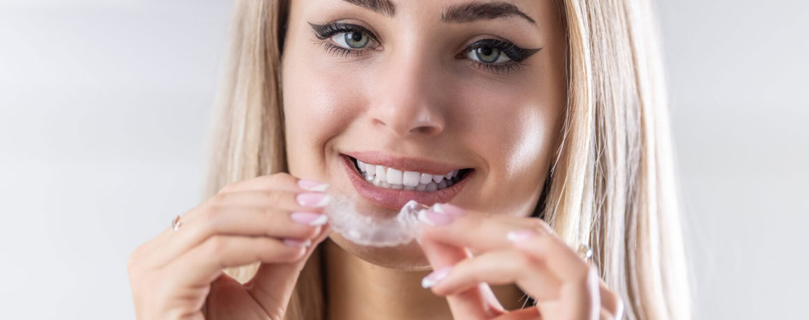 img-chawlaorthodontics-treatment-invisalign-adult-02